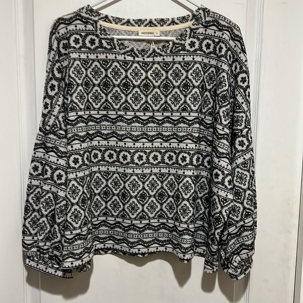 Andthewhy lightweight top